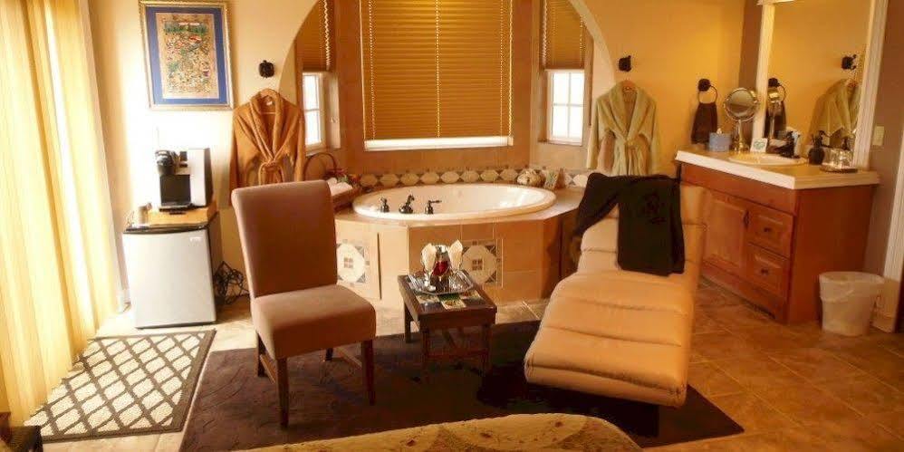 Collins Inn & Seaside Cottages (Adults Only) Ocean Shores Ngoại thất bức ảnh