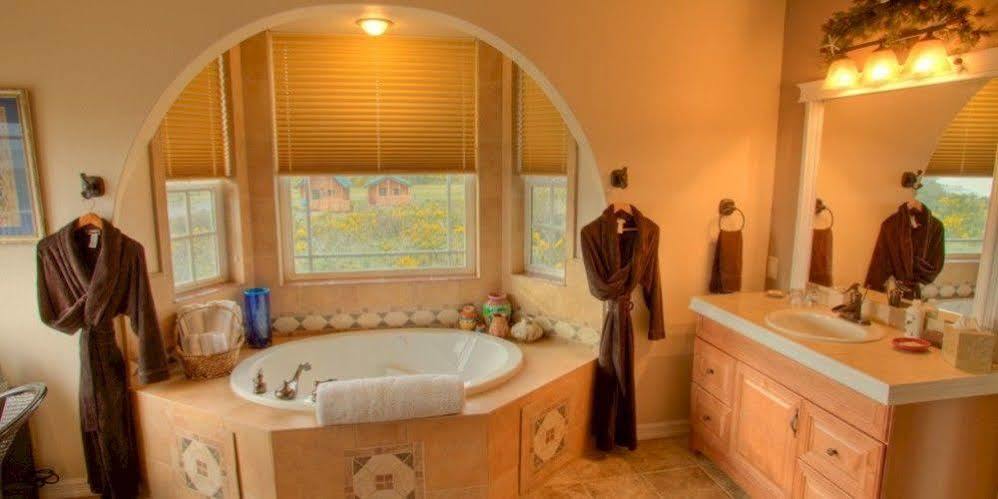 Collins Inn & Seaside Cottages (Adults Only) Ocean Shores Ngoại thất bức ảnh
