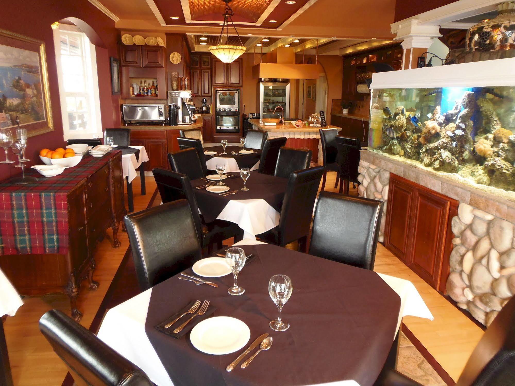 Collins Inn & Seaside Cottages (Adults Only) Ocean Shores Ngoại thất bức ảnh
